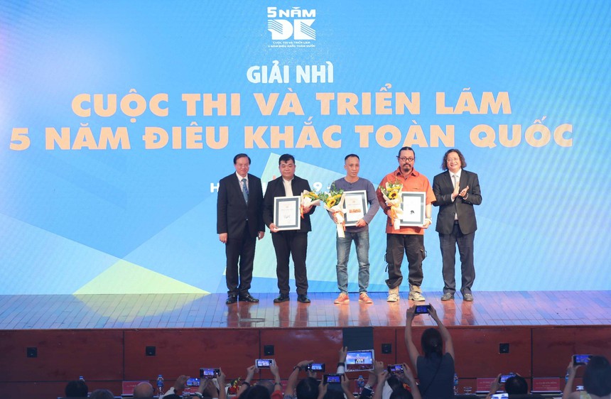 Trao giải thưởng Cuộc thi và triển lãm 5 năm Điêu khắc toàn quốc - Ảnh 2.