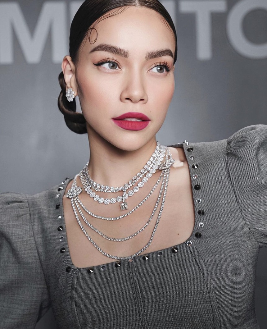 Sao Việt 15/9: Tùng Dương tặng hơn 300 triệu đồng cho nạn nhân vụ cháy chung cư mini, Siu Black xúc động trong đám cưới - Ảnh 3.