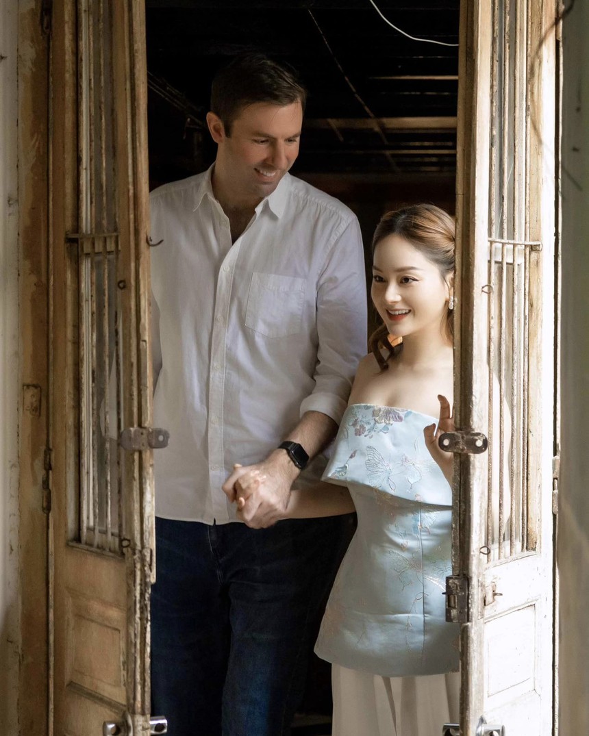 Lan Phương nổi bật bên ông xã cao 2m nhờ gu váy áo nổi bật - Ảnh 4.