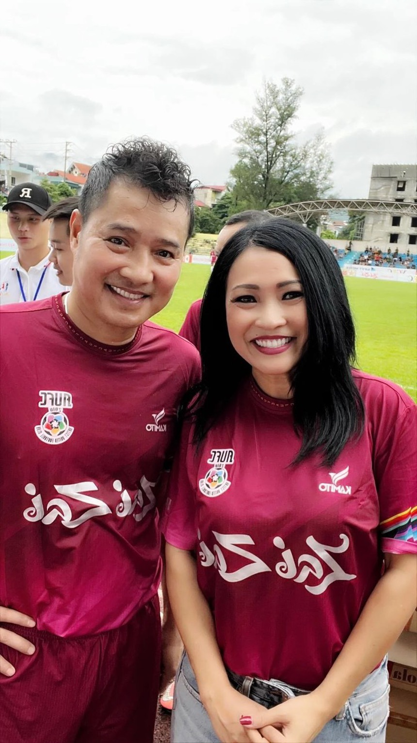 Sao Việt 16/9: Hoa hậu Diễm Hương phủ nhận là người trong đường dây mua bán mại dâm, Phương Thanh hội ngộ danh thủ Hồng Sơn - Ảnh 4.