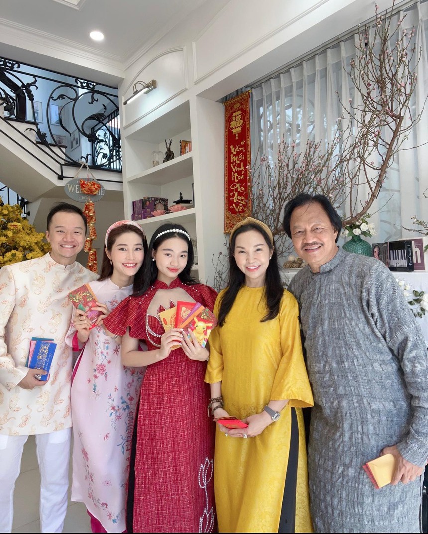 Diễm My 9x sánh đôi cùng bạn trai doanh nhân đến dự sự kiện - Ảnh 8.