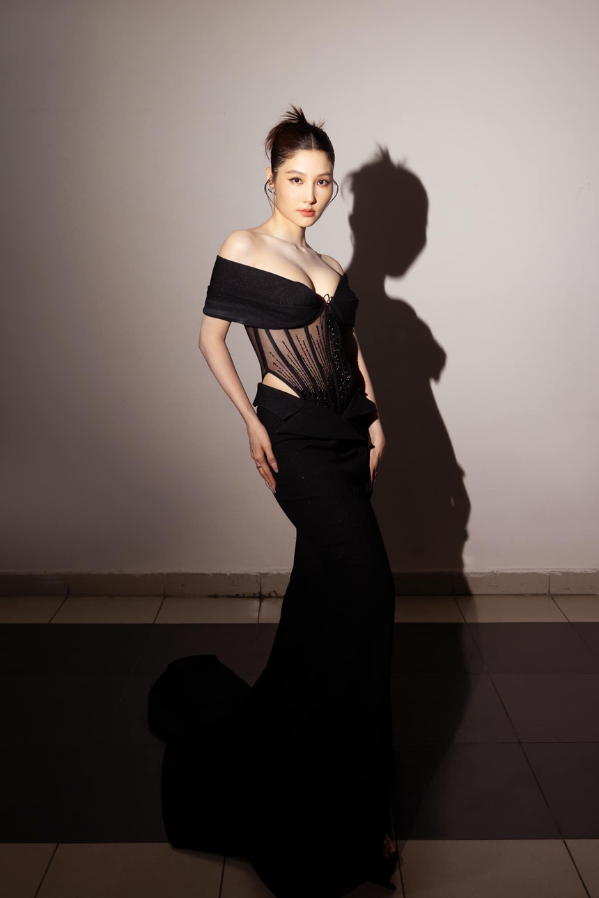 Diễm My 9x sánh đôi cùng bạn trai doanh nhân đến dự sự kiện - Ảnh 12.