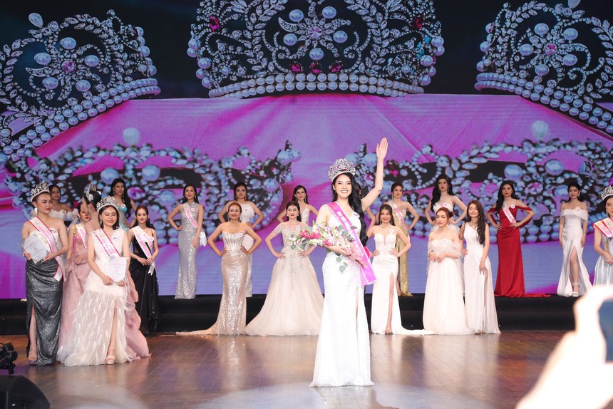 Nữ thạc sĩ Hà Nội đăng quang Hoa hậu Nhân ái Việt Nam 2023 - Ảnh 2. Nữ thạc sĩ Hà Nội đăng quang Hoa hậu Nhân ái Việt Nam 2023 - Ảnh 2.