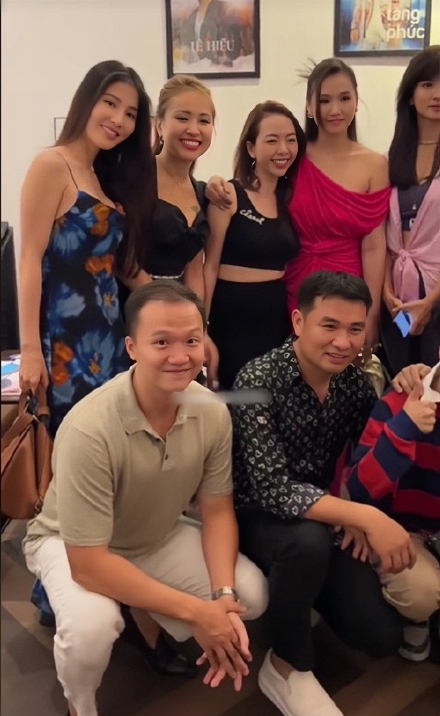 Diễm My 9x sánh đôi cùng bạn trai doanh nhân đến dự sự kiện - Ảnh 3.