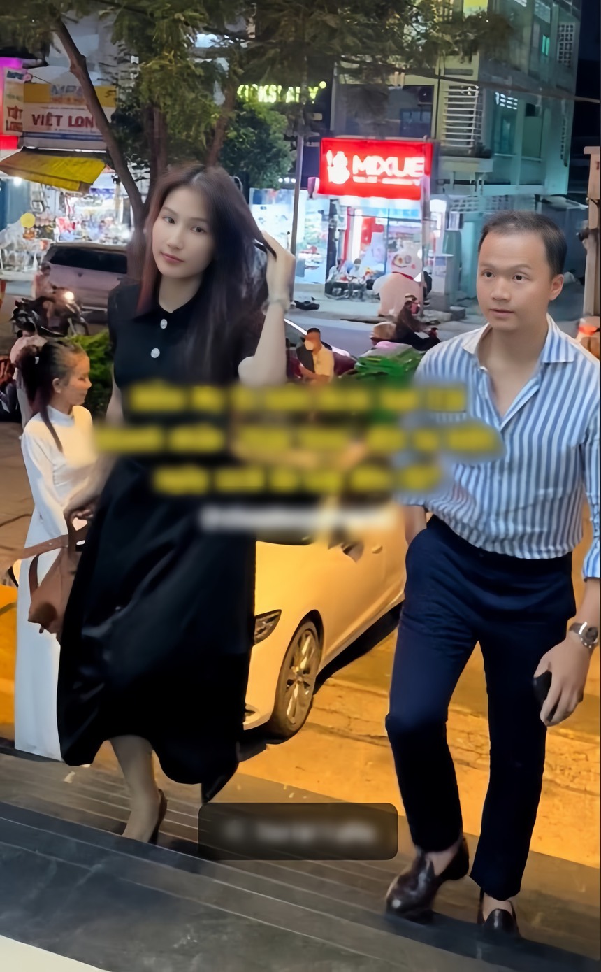 Diễm My 9x sánh đôi cùng bạn trai doanh nhân đến dự sự kiện - Ảnh 1.