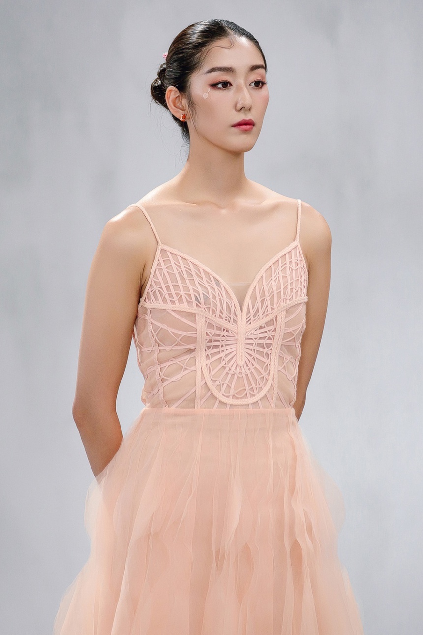 Thanh Hằng hờn trách Hương Giang không vì “đại cuộc” khi loại “gà chiến” của mình - Ảnh 2.