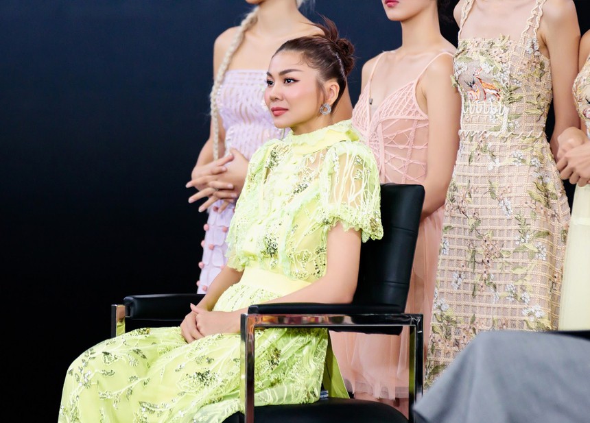 Thanh Hằng hờn trách Hương Giang không vì “đại cuộc” khi loại “gà chiến” của mình - Ảnh 4.