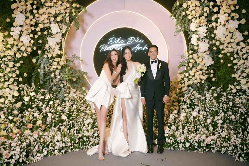 Sao Việt 'đổ xô' đi tham dự hôn lễ của Á hậu Phương Anh - Ảnh 10.