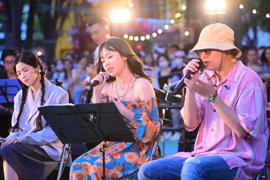 Suni mang 'Sự mập mờ' chinh phục khán giả Nhật Bản - Ảnh 5.