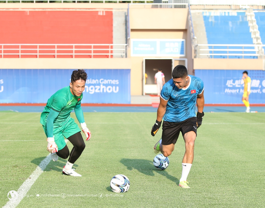 Chốt đội trưởng Olympic Việt Nam tại ASIAD 2023, nhiều CĐV bất ngờ với cái tên được HLV Hoàng Anh Tuấn công bố - Ảnh 2. Chốt đội trưởng Olympic Việt Nam tại ASIAD 2023, nhiều CĐV bất ngờ với cái tên được HLV Hoàng Anh Tuấn công bố - Ảnh 2.