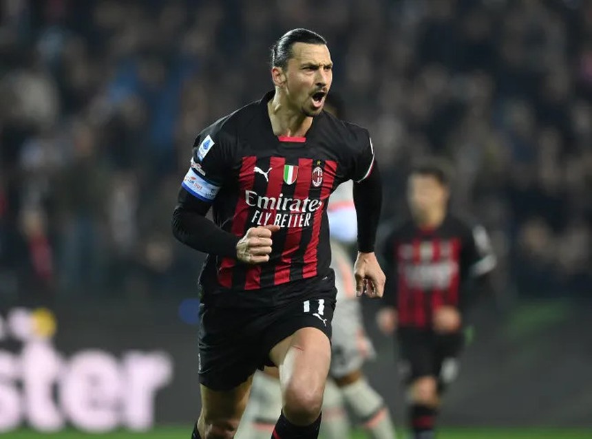 Ibrahimovic tới buổi luyện tập của AC Milan trước trận gặp Newcastle ở Champions League - Ảnh 3.