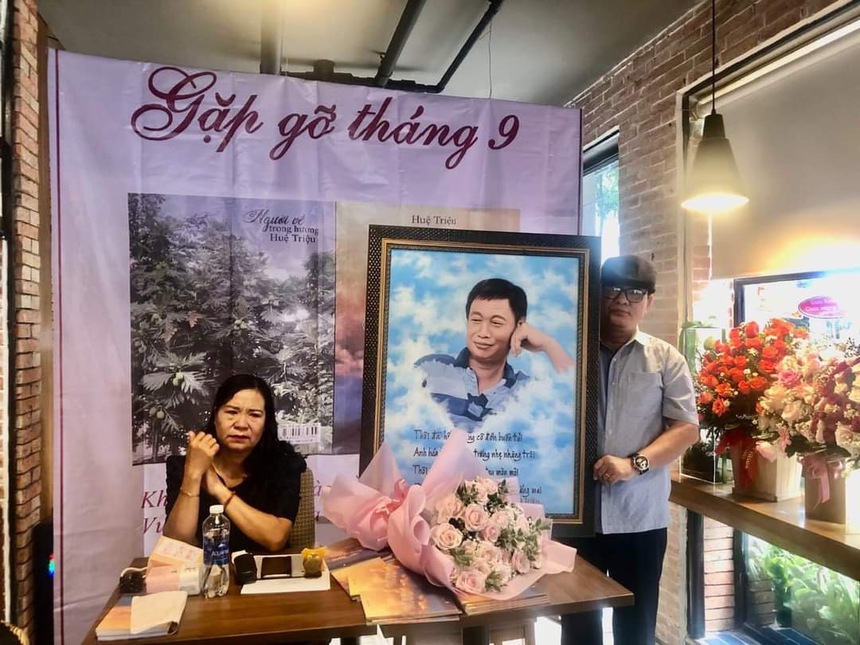 Đọc trường ca 'Người về trong hương': Thơ bay từ phía trăng lên - Ảnh 3.