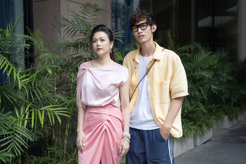 Stylist Khúc Mạnh Quân đau đầu tìm trang phục cho nhân vật của Kiều Anh trong 'Gia đình mình vui bất thình lình' - Ảnh 1. Stylist Khúc Mạnh Quân đau đầu tìm trang phục cho nhân vật của Kiều Anh trong 'Gia đình mình vui bất thình lình' - Ảnh 1.