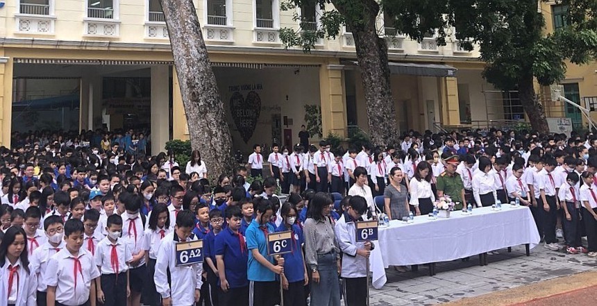 Bí thư Thành ủy Hà Nội dự tưởng niệm và quyên góp ủng hộ nạn nhân vụ cháy chung cư mi ni ở quận Thanh Xuân - Ảnh 10. Bí thư Thành ủy Hà Nội dự tưởng niệm và quyên góp ủng hộ nạn nhân vụ cháy chung cư mi ni ở quận Thanh Xuân - Ảnh 10.