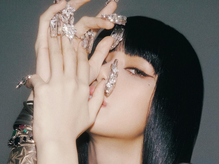 Truyền thông nước ngoài tiết lộ Lisa Blackpink đã ký với công ty Mỹ - Ảnh 1.