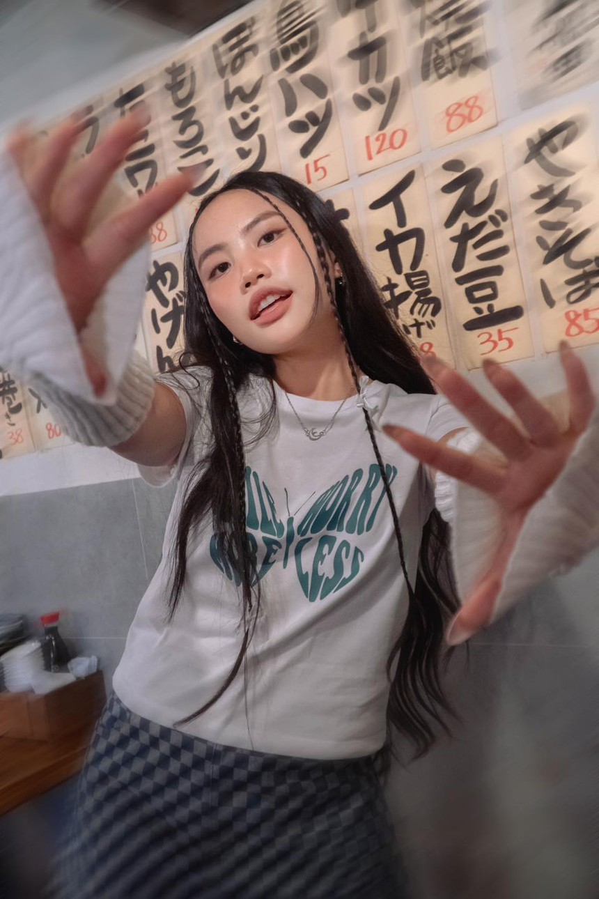 Phương Mỹ Chi tuổi 20 đã kỷ niệm 10 năm làm nghề, dấu ấn cá nhân đậm nét ở “Vũ Trụ Cò Bay” - Ảnh 5.