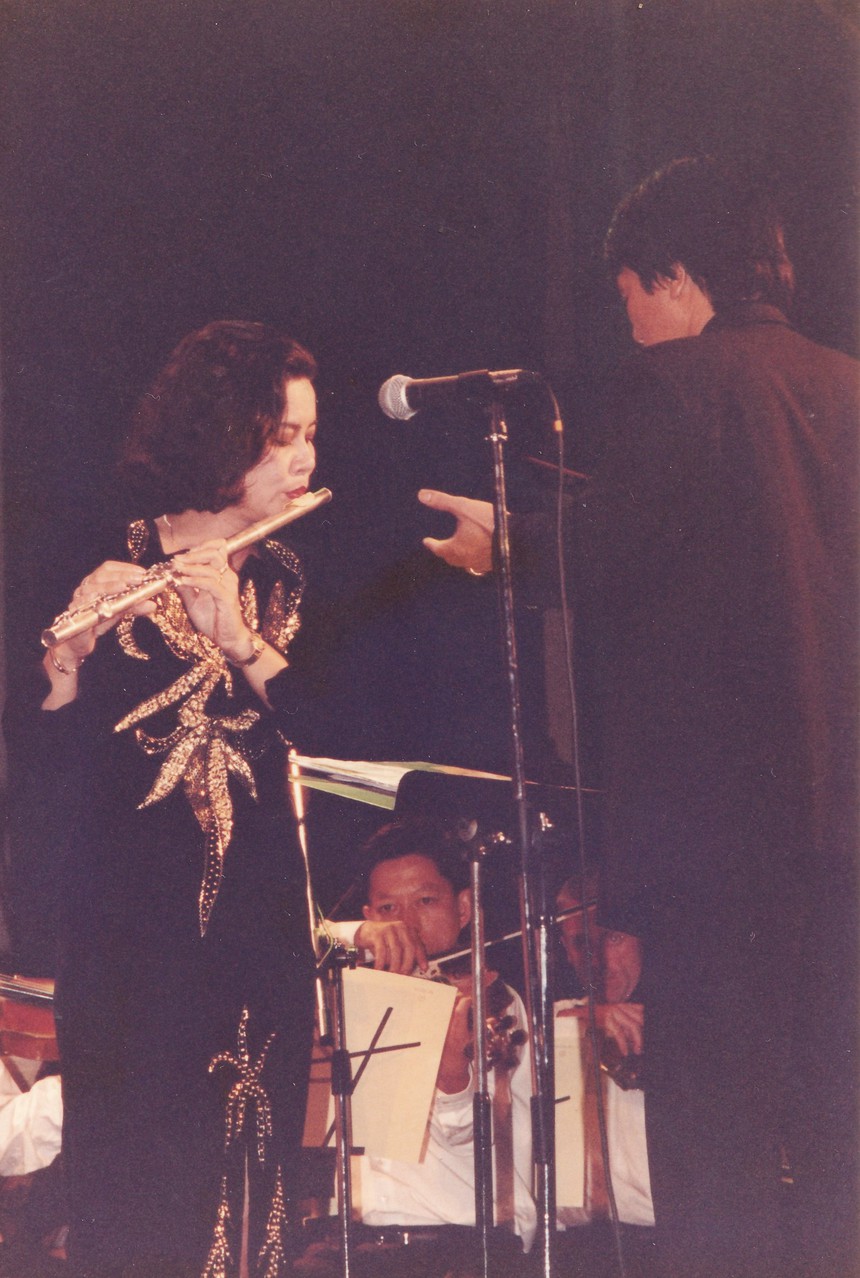 Nhớ NSƯT Hồng Nhung (1953 - 2023): Tiếng sáo bay vào miền yêu thăm thẳm - Ảnh 3.