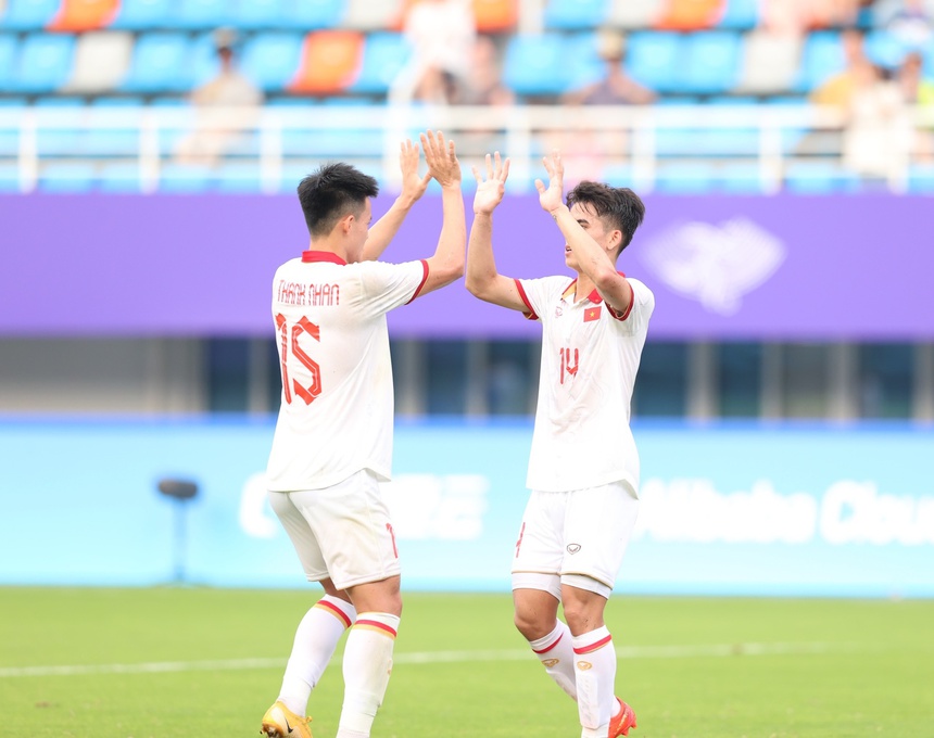 HLV Hoàng Anh Tuấn tự tin về cơ hội đi tiếp của Olympic Việt Nam