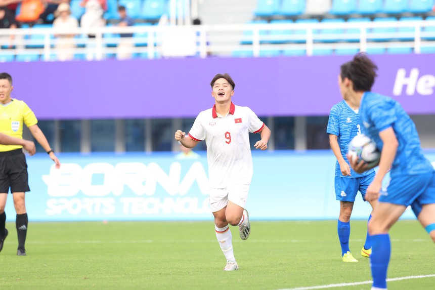 Tiền đạo HAGL bùng nổ ở Asiad 19 - Ảnh 2.