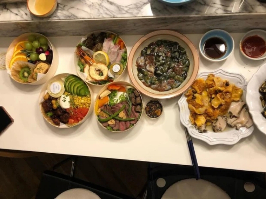 Khi mỹ nam phim Hàn yêu chiều vợ khiến fan nức nở: Hyun Bin, Bi Rain - Ảnh 14.