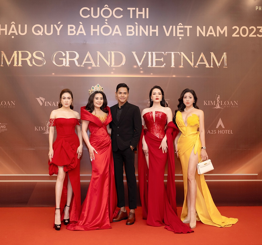 Á hậu Kathy Hương đọ sắc cùng dàn sao Việt - Ảnh 10. Á hậu Kathy Hương đọ sắc cùng dàn sao Việt - Ảnh 10.