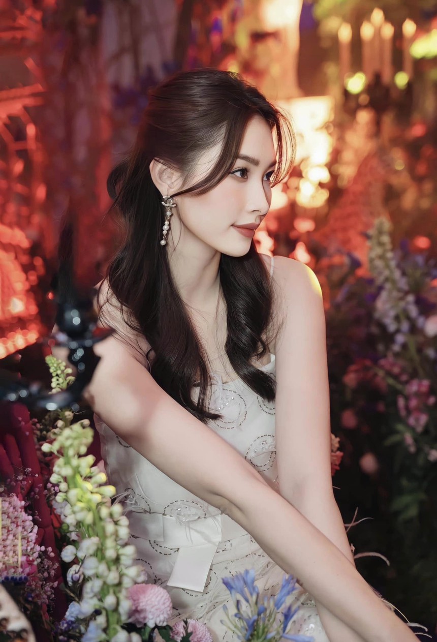 Đặng Thu Thảo khoe loạt ảnh đời thường đẹp như chụp tạp chí: Nhan sắc lẫn khí chất ngút ngàn - Ảnh 13.