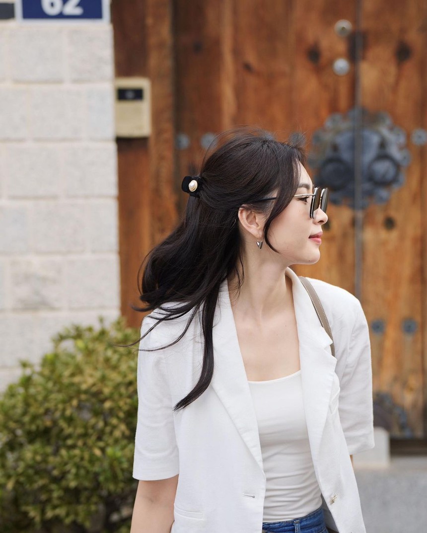 Đặng Thu Thảo khoe loạt ảnh đời thường đẹp như chụp tạp chí: Nhan sắc lẫn khí chất ngút ngàn - Ảnh 2.