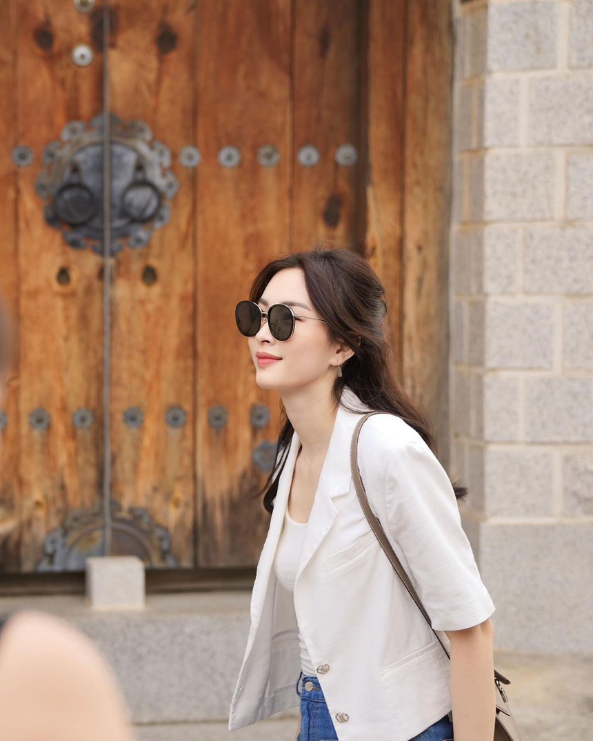 Đặng Thu Thảo khoe loạt ảnh đời thường đẹp như chụp tạp chí: Nhan sắc lẫn khí chất ngút ngàn - Ảnh 3.