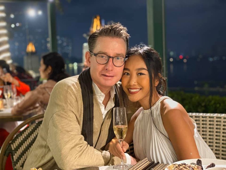 Đoan Trang và chồng tựa ‘Ngưu Lang Chức Nữ’ vì 'Chị đẹp đạp gió rẽ sóng 2023' - Ảnh 1. Đoan Trang và chồng tựa ‘Ngưu Lang Chức Nữ’ vì 'Chị đẹp đạp gió rẽ sóng 2023' - Ảnh 1.