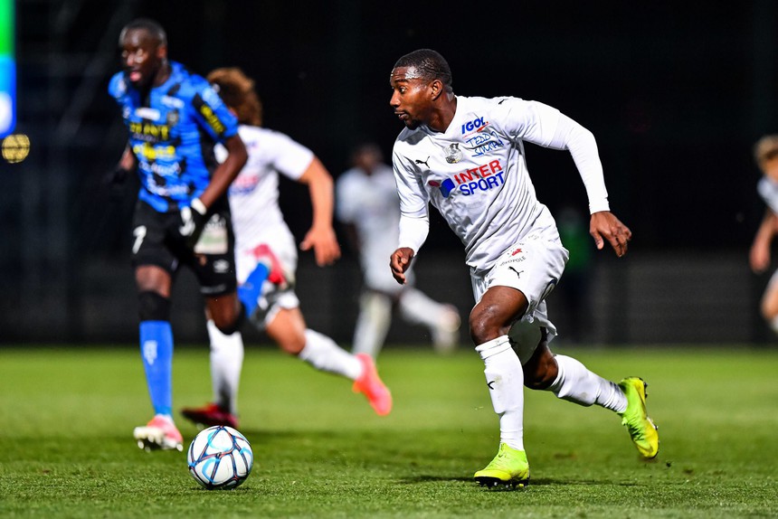 Bóng đá Việt Nam 20/9: HLV Hoàng Anh Tuấn trấn an CĐV, tự tin 'chính danh' đi tiếp - Ảnh 3.