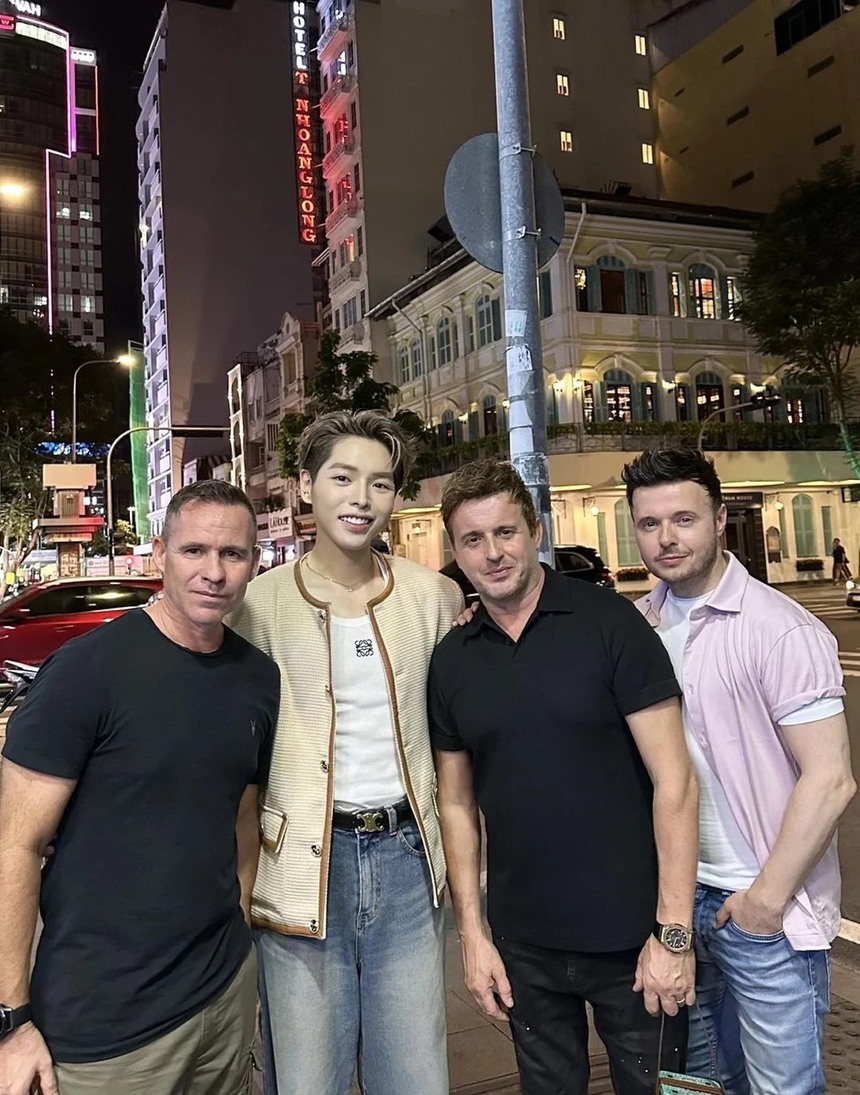 Sao Việt 20/9: Khánh Phương xuất hiện hậu lùm xùm vợ Chủ tịch, Lưu Hương Giang tìm niềm vui khi tham gia 'Đạp gió' bản Việt - Ảnh 4.