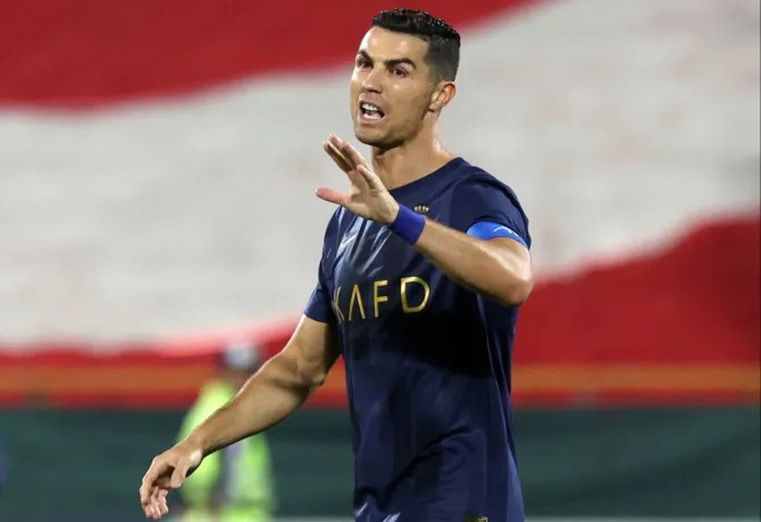 Ronaldo phải thi đấu trước hàng loạt hình nộm "kỳ quái" tại Asian Champions League - Ảnh 2.