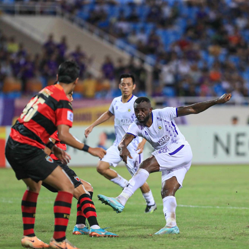 Tin nóng bóng đá Việt tối 19/10: CLB CAHN bị giảm giá trị đội hình, Huỳnh Như dự vòng loại Olympic - Ảnh 2.