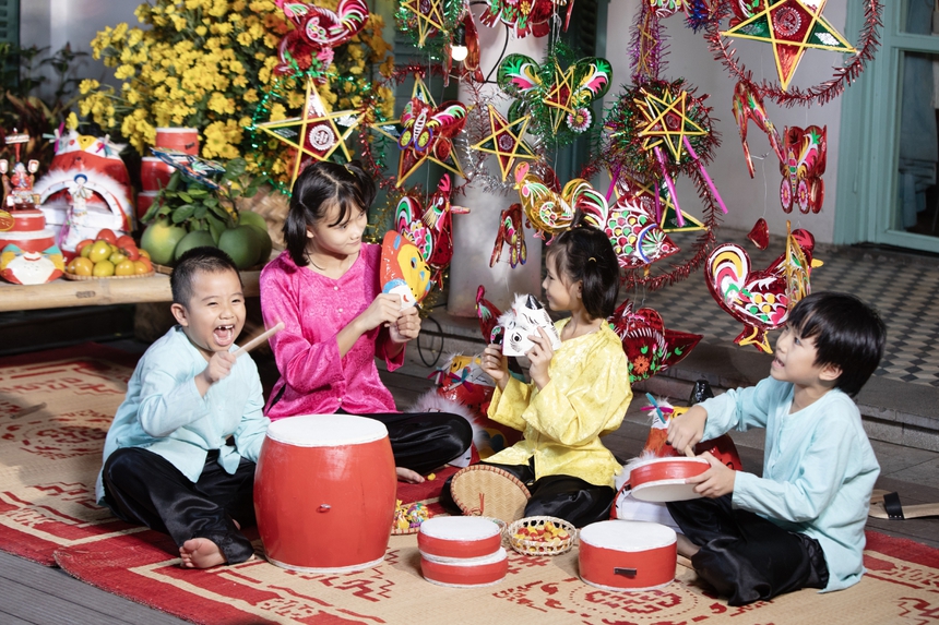 Con đường đèn lồng dài kỷ lục ở Hà Nội - Ảnh 1.