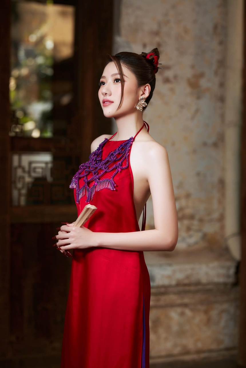 Em gái Trấn Thành ngày càng lên hương sắc vóc, khéo tôn dáng nhờ gu thời trang "đỉnh của chóp" - Ảnh 12.