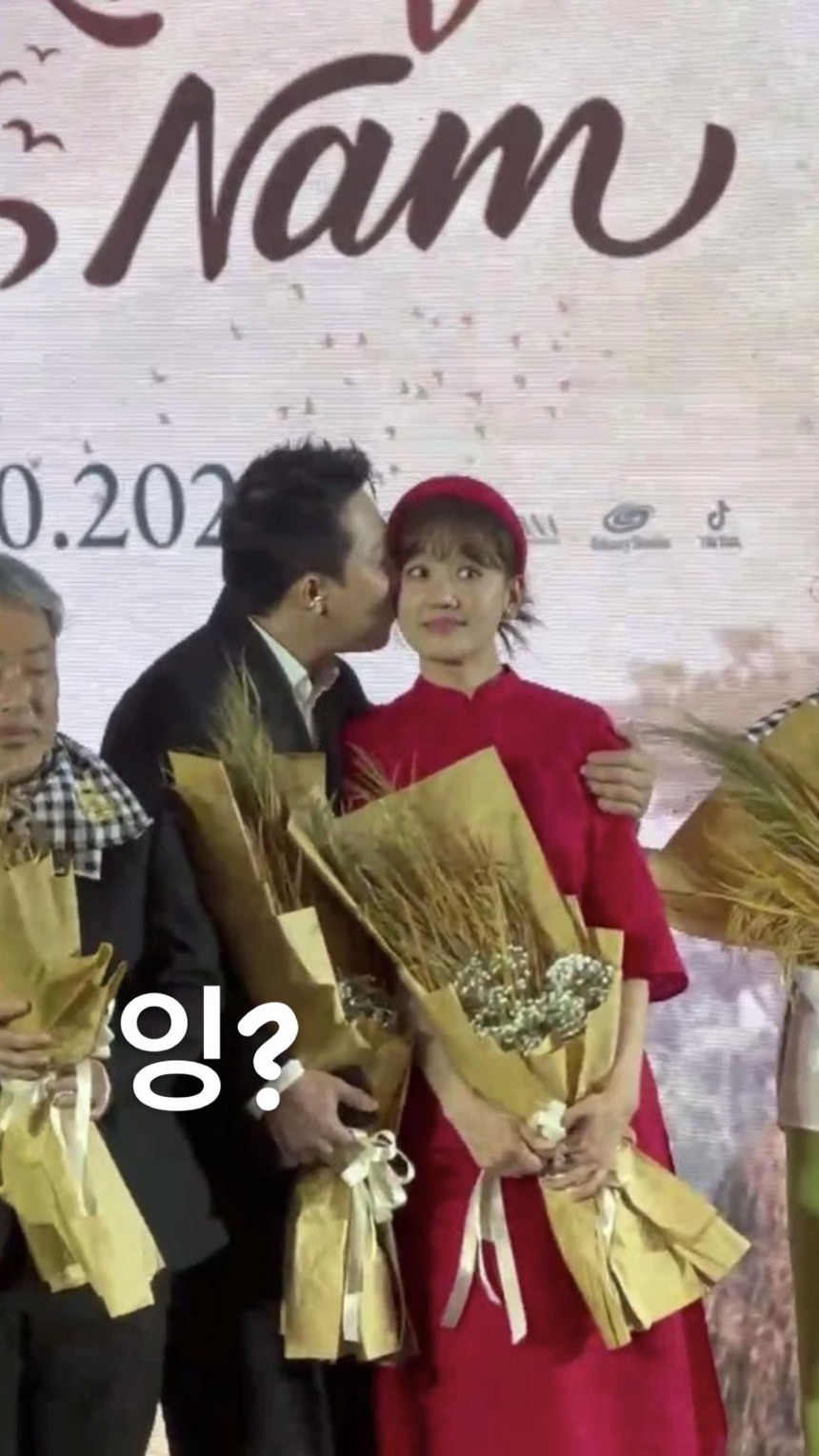 Sao Việt 21/9: Trấn Thành tình tứ với bà xã Hari Won, Ngọc Trinh buồn bã vì hút trứng hỏng - Ảnh 3.