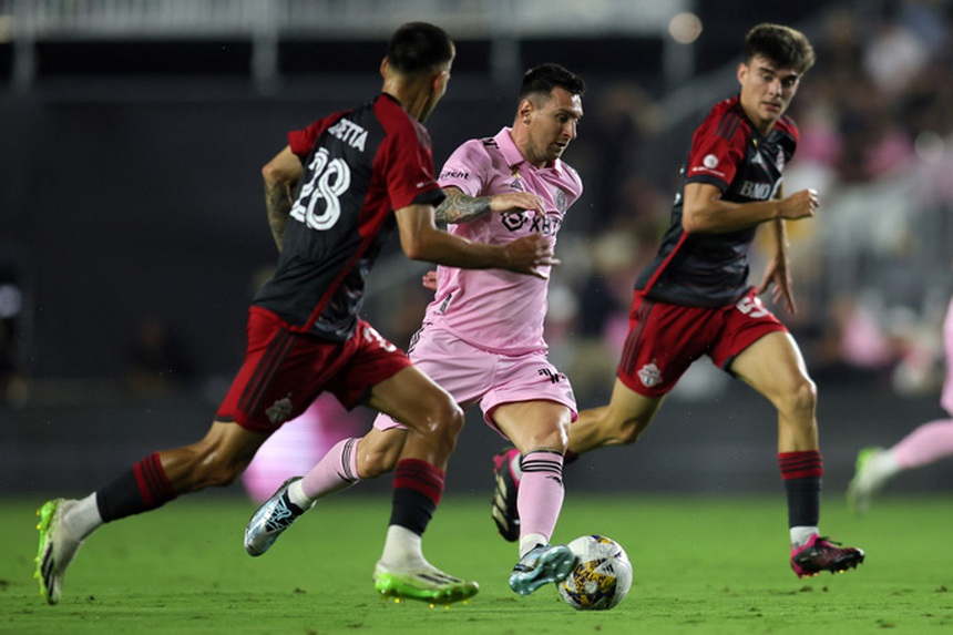 Messi rời sân sớm nhưng Inter Miami vẫn thắng dễ Toronto 4-0 ở MLS