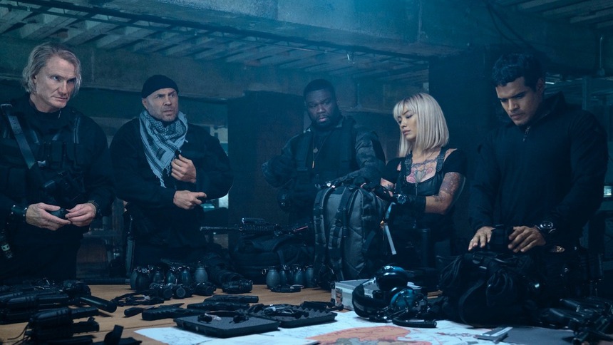 Loạt lý do không thể bỏ lỡ 'Biệt đội đánh thuê 4': Có cả Binz 'góp vui' - Ảnh 2. Loạt lý do không thể bỏ lỡ 'Biệt đội đánh thuê 4': Có cả Binz 'góp vui' - Ảnh 2.