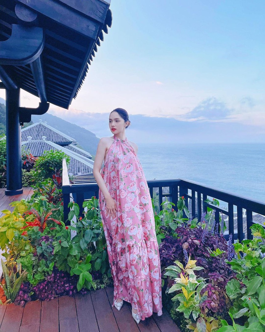 Gu thời trang du lịch đẹp "hết nước chấm" của Hương Giang - Ảnh 11.