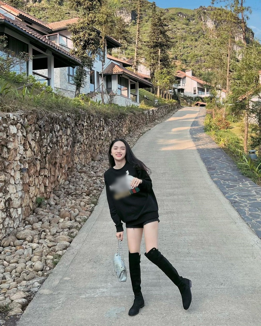 Gu thời trang du lịch đẹp "hết nước chấm" của Hương Giang - Ảnh 7.