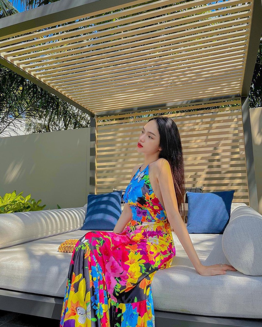 Gu thời trang du lịch đẹp "hết nước chấm" của Hương Giang - Ảnh 12.
