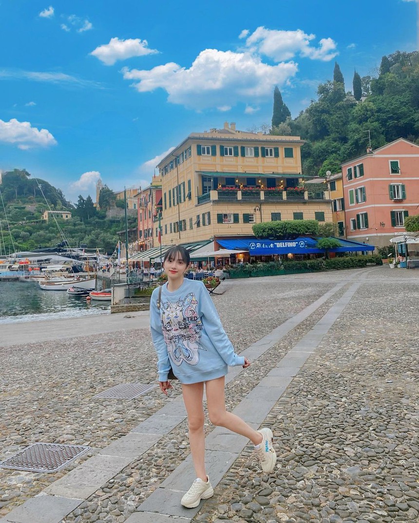 Gu thời trang du lịch đẹp "hết nước chấm" của Hương Giang - Ảnh 9.