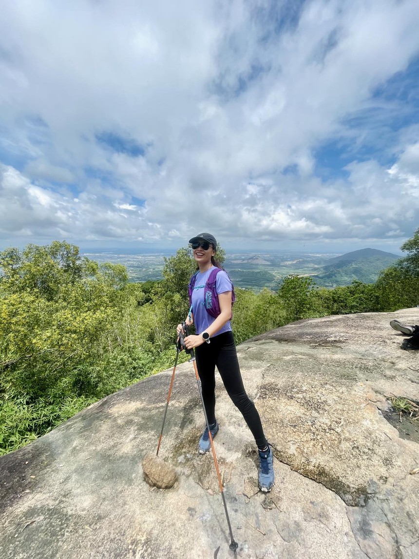 Ca sĩ Ái Phương: Chạy bộ không áp lực bằng… ca hát - Ảnh 2. Ca sĩ Ái Phương: Chạy bộ không áp lực bằng… ca hát - Ảnh 2.