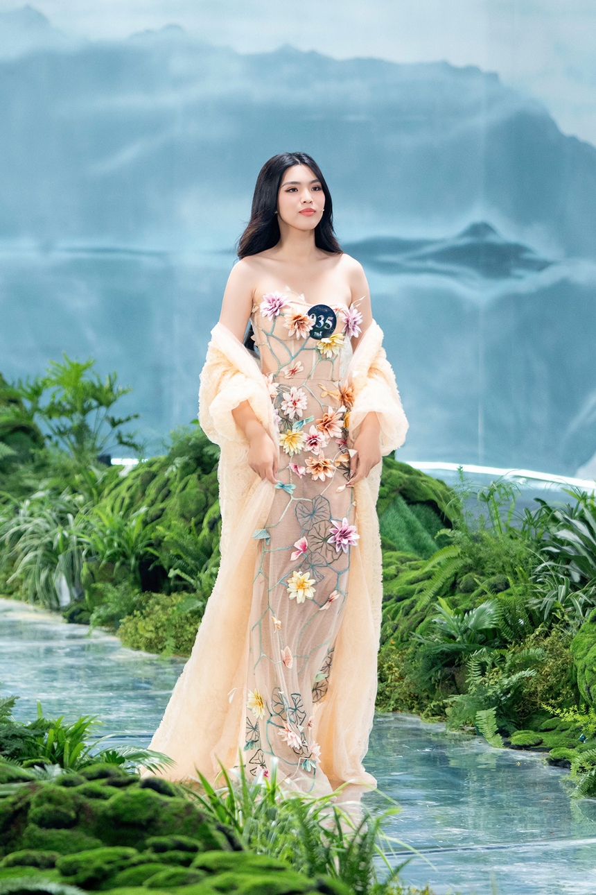 Miss Earth Việt Nam 2023: Những người đẹp khiến các Mentor phải giành giật - Ảnh 2. Miss Earth Việt Nam 2023: Những người đẹp khiến các Mentor phải giành giật - Ảnh 2.