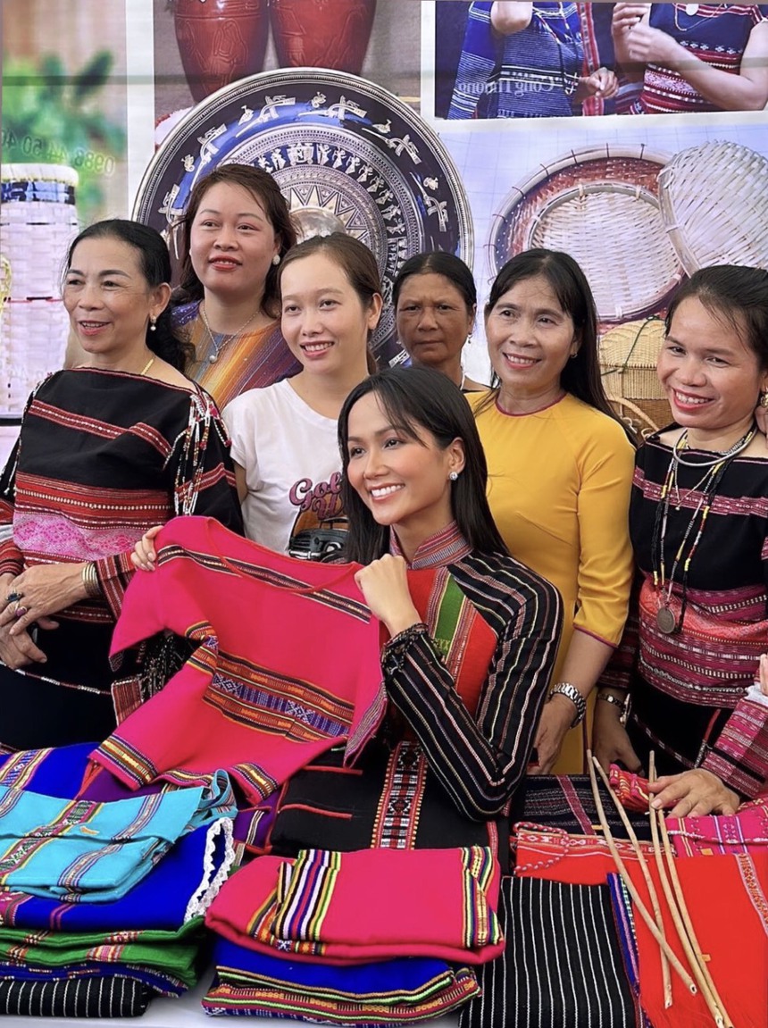 Sao Việt 23/9: Tóc Tiên bị chồng dìm hàng, Khổng Tú Quỳnh xác nhận tham gia 'Đạp gió' bản Việt - Ảnh 6.