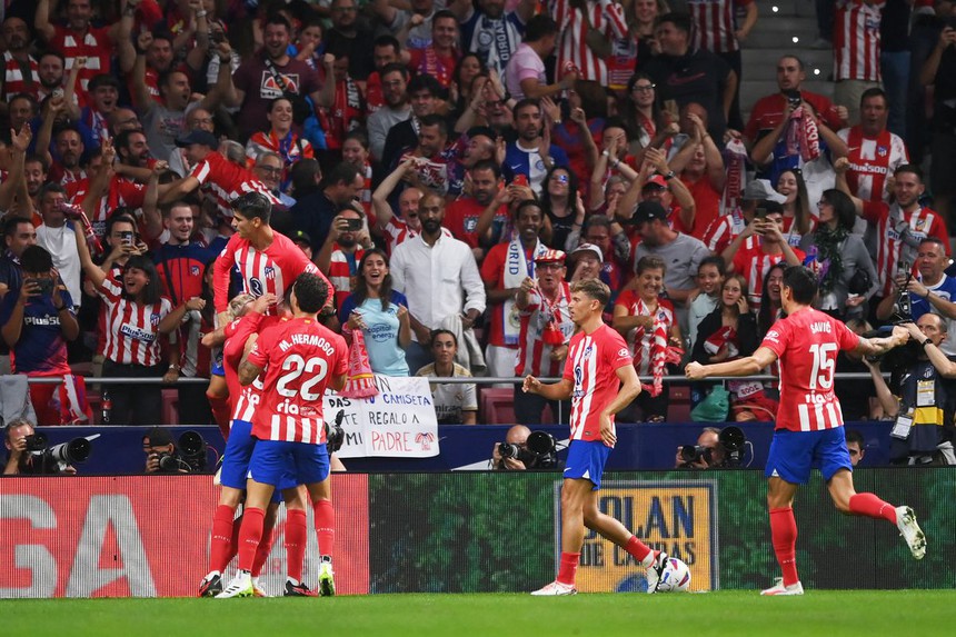 Real Madrid thảm bại trước Atletico, mất ngôi đầu bảng vào tay Barca - Ảnh 3. Real Madrid thảm bại trước Atletico, mất ngôi đầu bảng vào tay Barca - Ảnh 3.