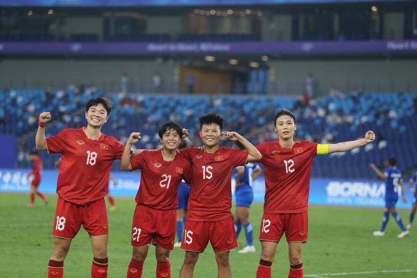 Huỳnh Như 'thả tim' tiết lộ điều độc lạ ở Bồ Đào Nha trước trận đấu quan trọng của ĐT nữ Việt Nam tại ASIAD - Ảnh 3. Huỳnh Như 'thả tim' tiết lộ điều độc lạ ở Bồ Đào Nha trước trận đấu quan trọng của ĐT nữ Việt Nam tại ASIAD - Ảnh 3.