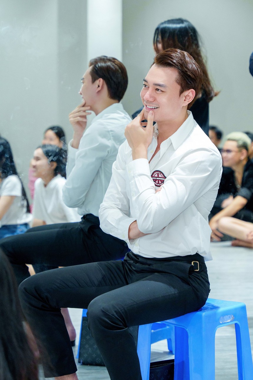 Đạo diễn Nguyễn Anh Dũng: 'Làm truyền hình thực tế Miss Earth Việt Nam 2023 rất áp lực!' - Ảnh 7.