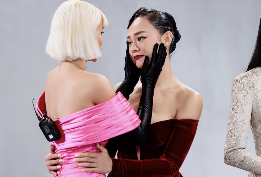 Hương Giang "cay cú ra mặt" khi bị Hồ Ngọc Hà loại học trò cưng - Ảnh 2.