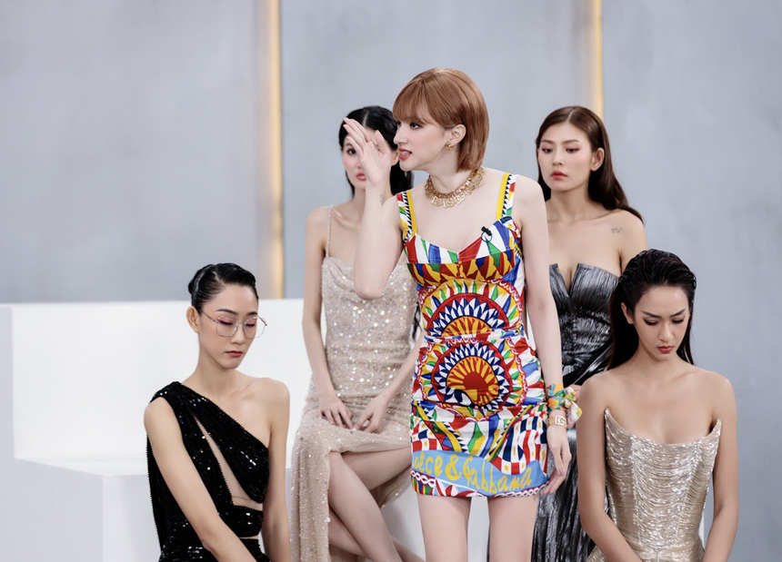 Hương Giang "cay cú ra mặt" khi bị Hồ Ngọc Hà loại học trò cưng - Ảnh 3.